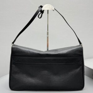 Balenciaga Grungy Medium Messenger Bag Black